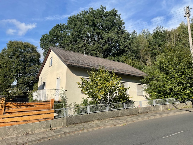Einfamilienhaus mit Einliegerwohnung Siegen-Bürbach